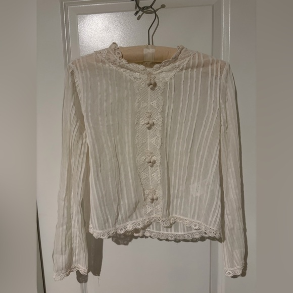 Doen Octavia Top in Salt - Picture 2 of 7